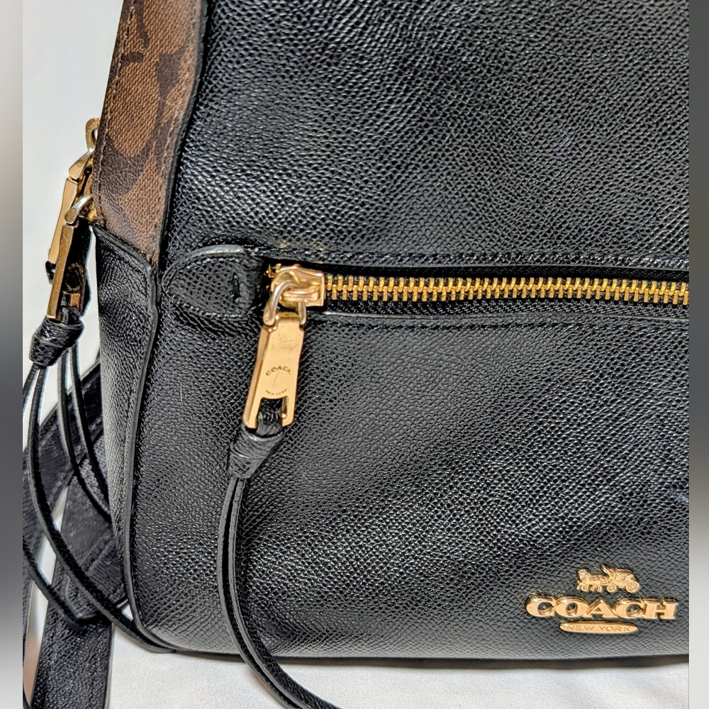 ✨ Coach Medium Backpack – Leather & Signature Canvas ✨ - Picture 6 of 10